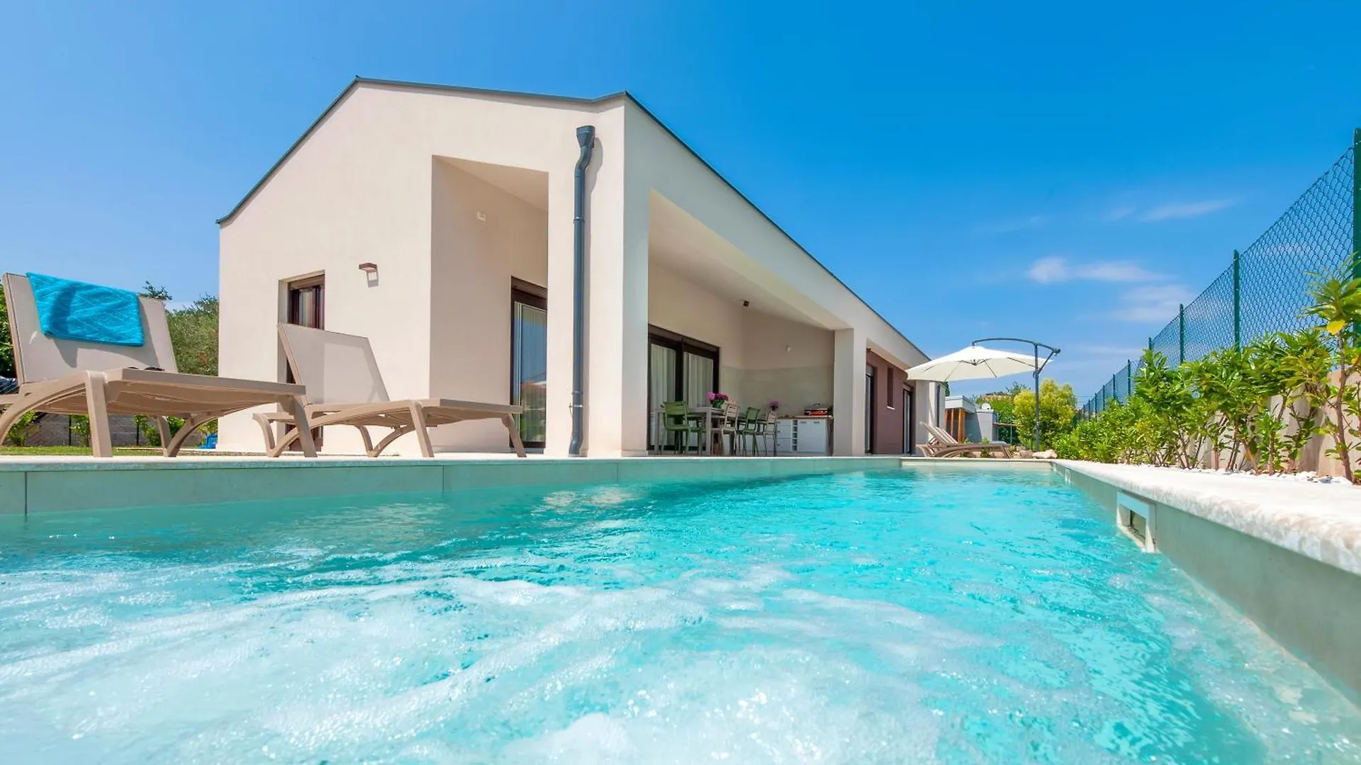Echo Villa, Istra, Pool/Jacuzzi, Bbq, Pet Friendly Segotici